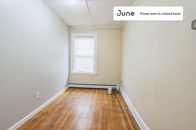 Foto del edificio - Room in Shared 4 bed/1 bath home