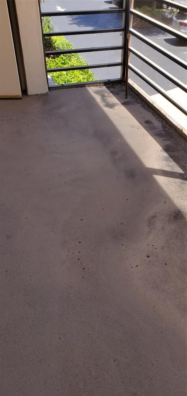 Foto del edificio - 1000 St Charles Pl