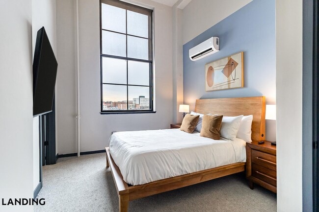 Building Photo - 55 Elm St