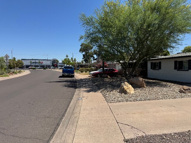 Foto del edificio - 3343 N 6th Ave