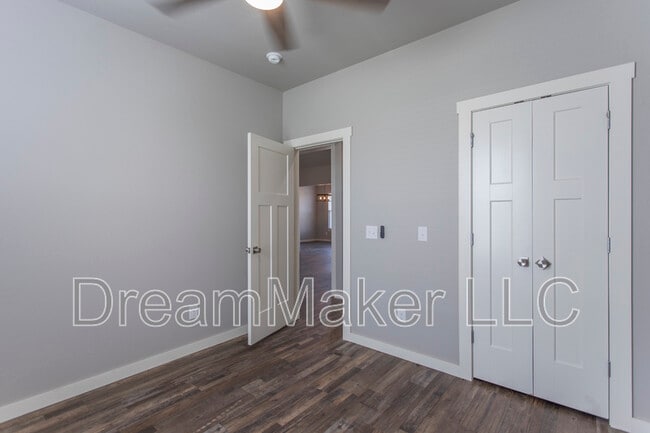 Building Photo - 3141 SE 35th St