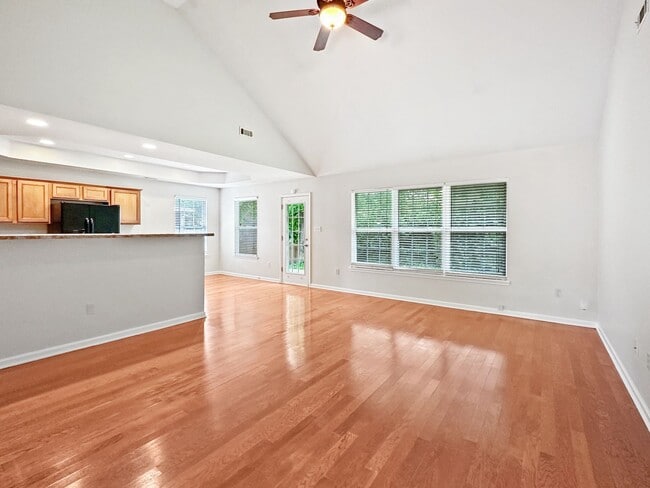 Building Photo - Charming Single Level 3-Bedroom South Knox...