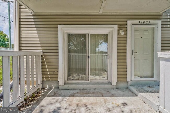 Building Photo - 12883 Cara Dr