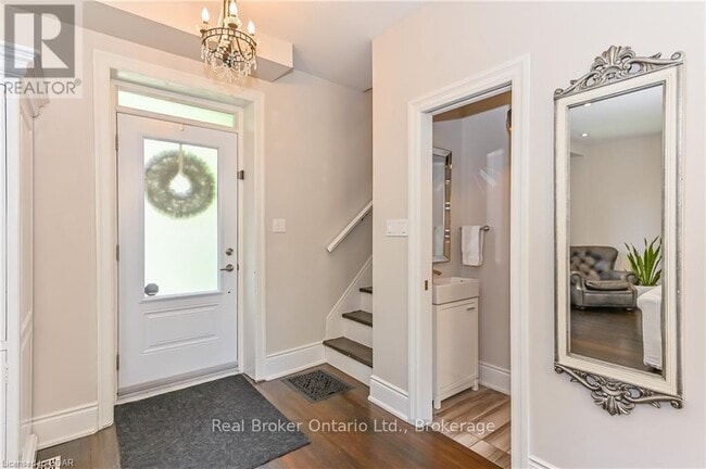 Building Photo - 37 Meadowview Ave