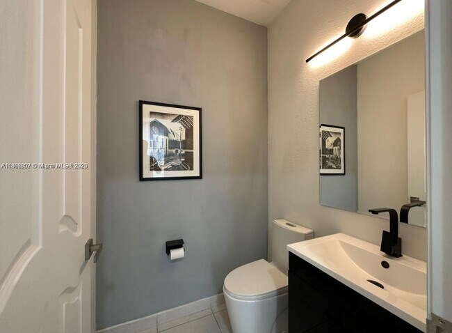 Foto del edificio - 8042 NW 114th Pl