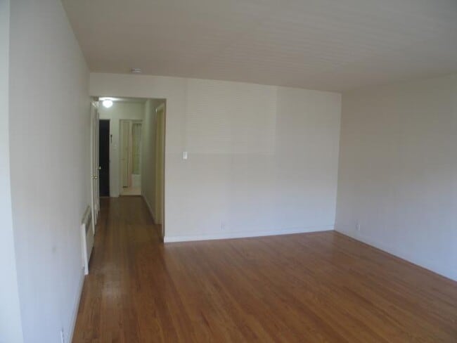 Building Photo - bedroom in San Francisco CA 94118