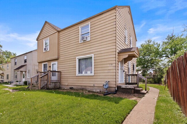 Parte frontal exterior - 1725 E Frankfort St
