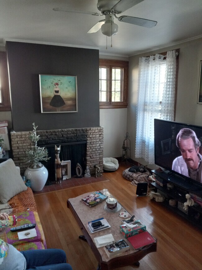 Foto del edificio - 180 Jerome Pl