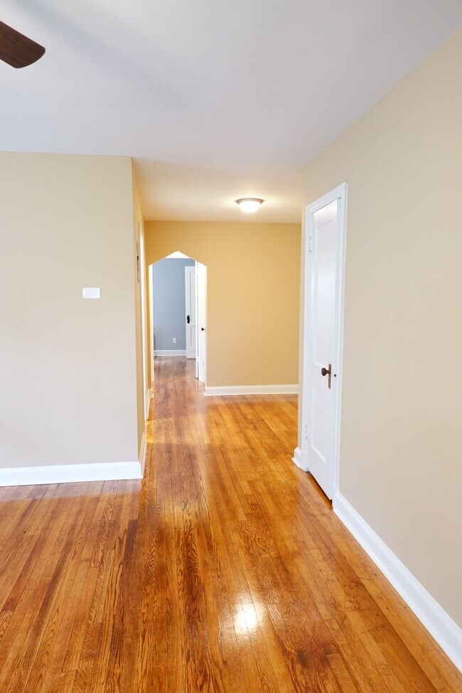 Foto del edificio - 8406 Greenwood Ave