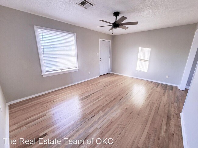 Building Photo - 2 br, 1 bath House - 3205 NW 31st St