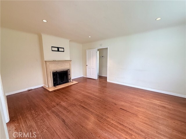 Building Photo - 952 Balboa Dr
