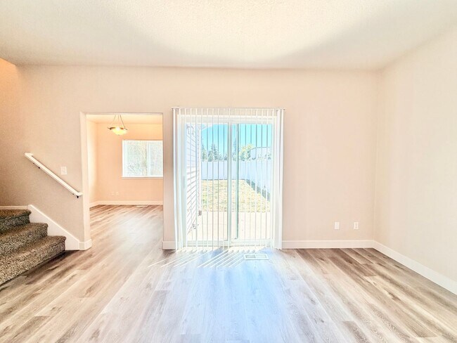 Foto del edificio - 5832-5830 Glen Echo Ave