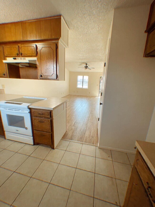 Foto del edificio - 1639 N Cedar Loop