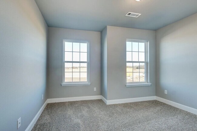 Foto del edificio - Spacious 3 Bedroom Home In Carl Junction!