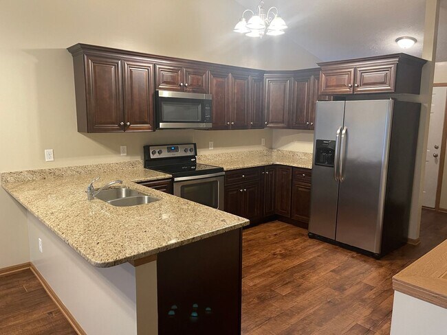 Building Photo - 2644-48 W Timberlake Dr