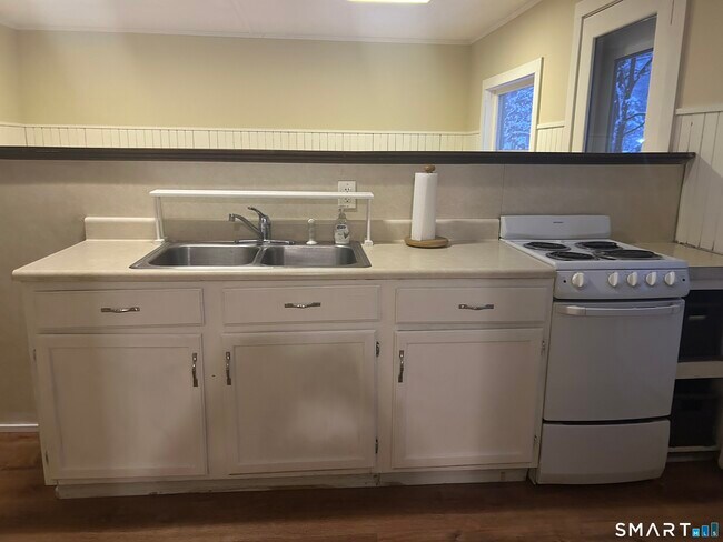 Foto del edificio - 673 Lovely St