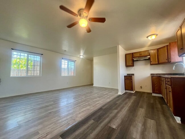 10929-31 - 10929-31 Apartment