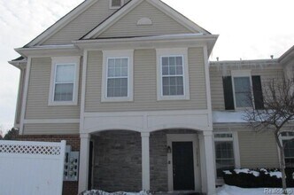 Building Photo - 10210 Midway