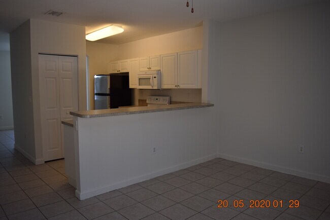 Building Photo - 3320 NE 13th Cir Dr