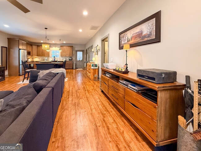 Building Photo - 270 Townview Dr