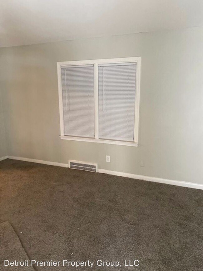Building Photo - 3 br, 1 bath House - 12757 Mettetal St.