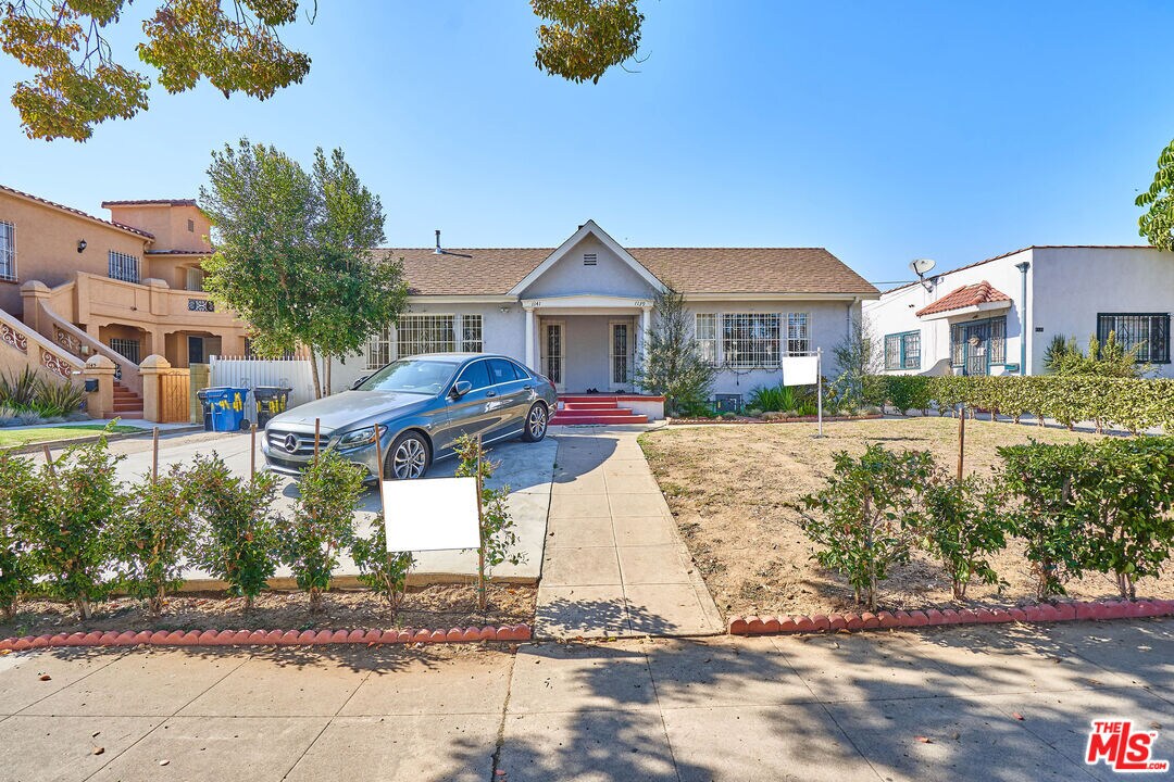 Primary Photo - 1141 S Rimpau Blvd
