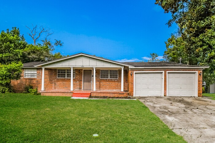 Foto principal - 2303 Courtney Dr