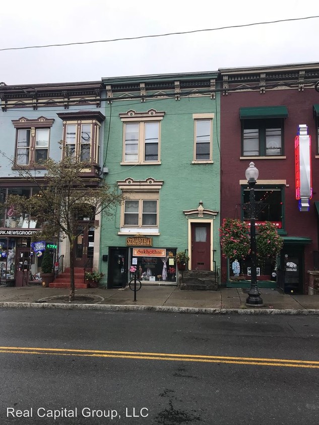 Primary Photo - 254 Lark St