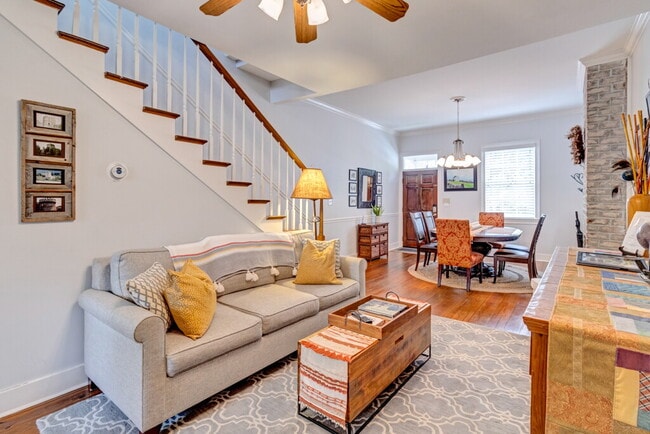 Foto del edificio - 513 E Harris St