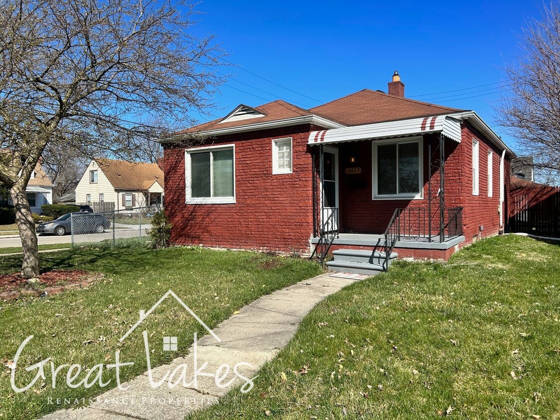 Foto principal - Cozy 2 bedroom / 2 bathroom home now avail...