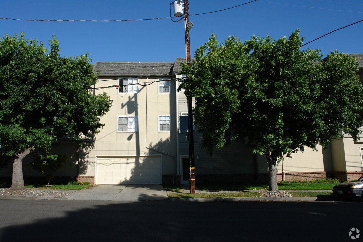 Foto principal - 601 Ansel Rd
