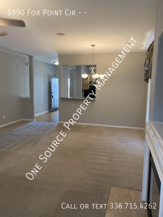 Building Photo - 5990 Fox Point Cir