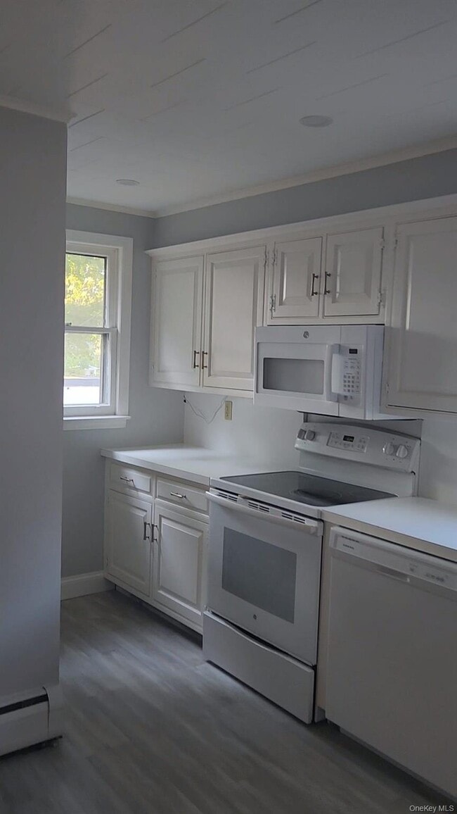 Building Photo - 124 Corlies Ave