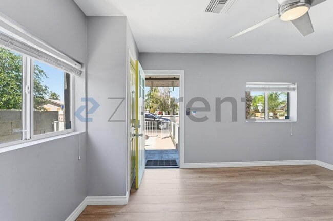 Foto del edificio - 1031 E Roosevelt St