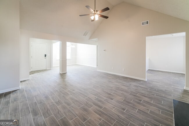 Building Photo - 3265 Trail Point