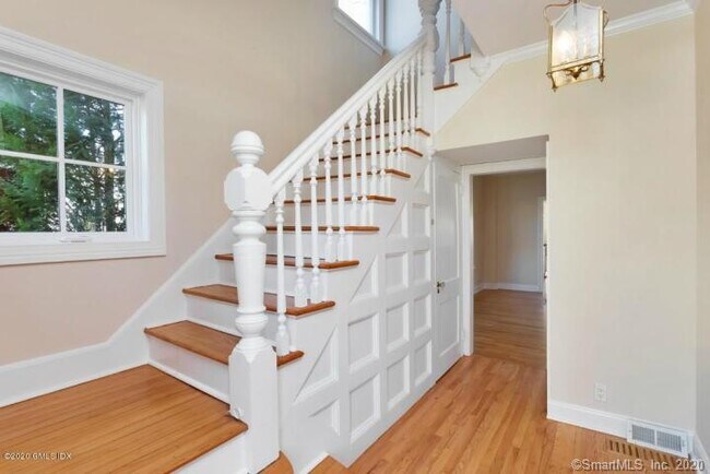 Building Photo - 1 Gisborne Pl