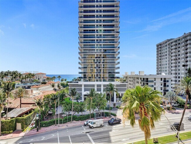 Building Photo - 5880 Collins Ave