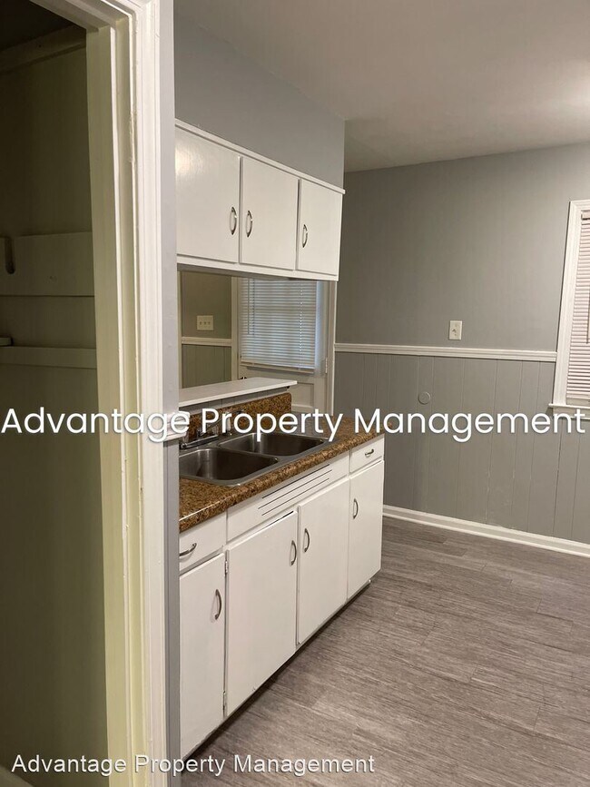 Foto del edificio - 3 br, 1.5 bath House - 3610 Rhodes Ave.