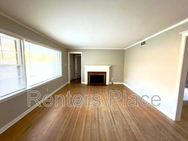 Foto del edificio - 3315 S Lewis Ave