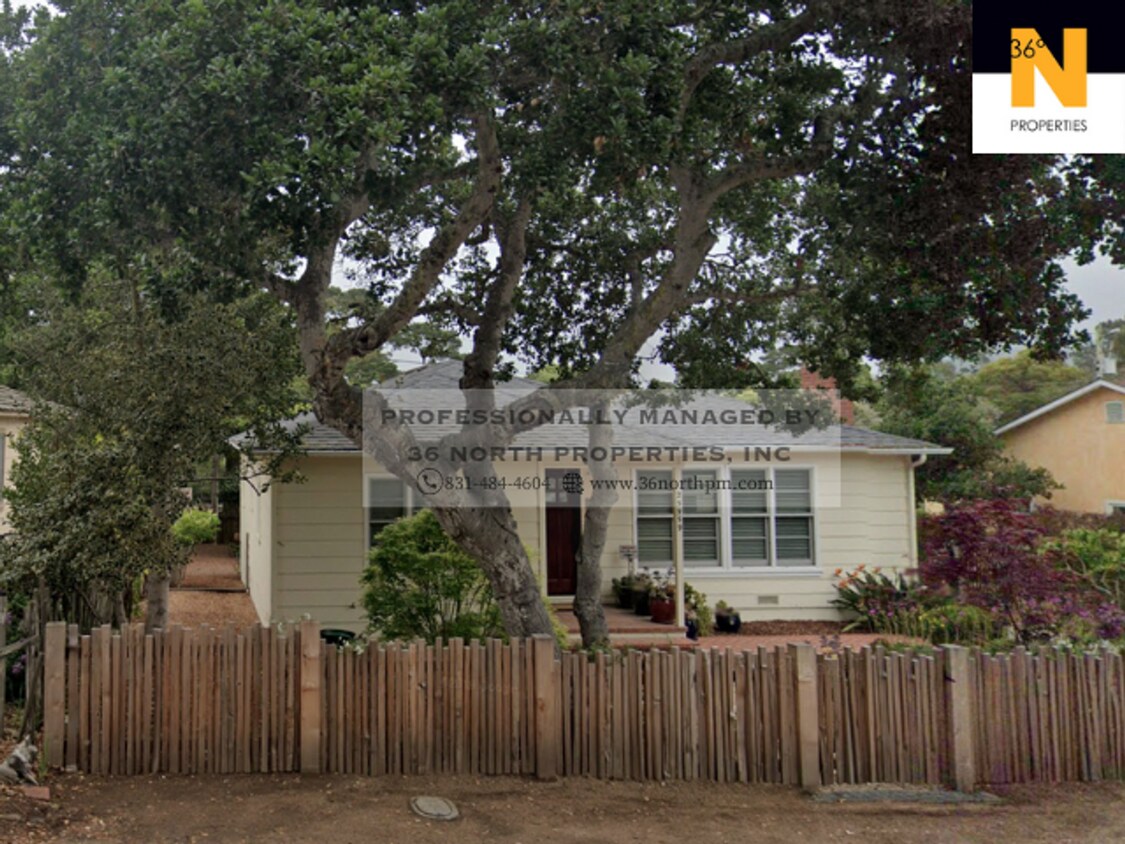 Foto principal - Lovely and Private Carmel Home in the Gold...