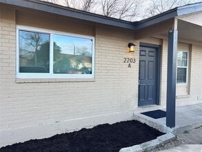 Building Photo - 2203 Donahue Ln