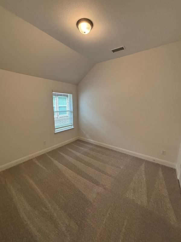 Foto del edificio - 2138 Martins Pond Rd