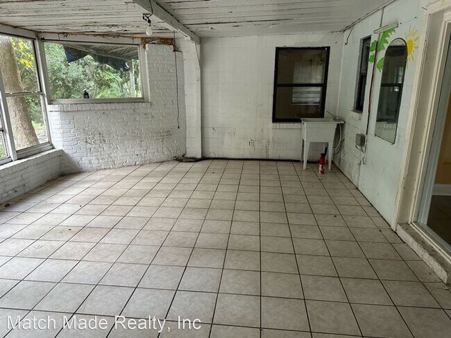 Building Photo - 3 br, 2 bath House - 10460 Fort Caroline Rd