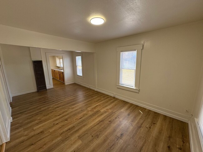 Foto del edificio - Spacious Dinuba Home Rent Ready!