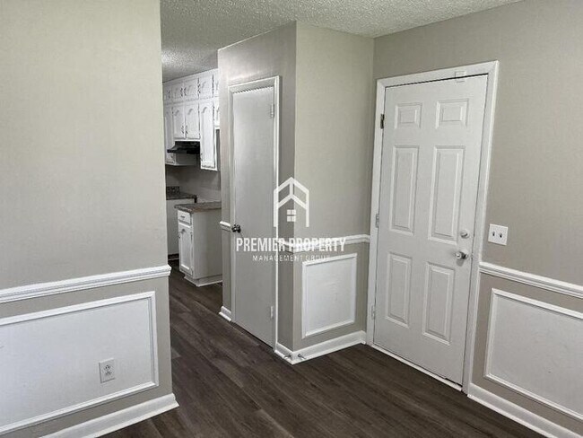 Foto del edificio - 6119 Rickwood Dr NW