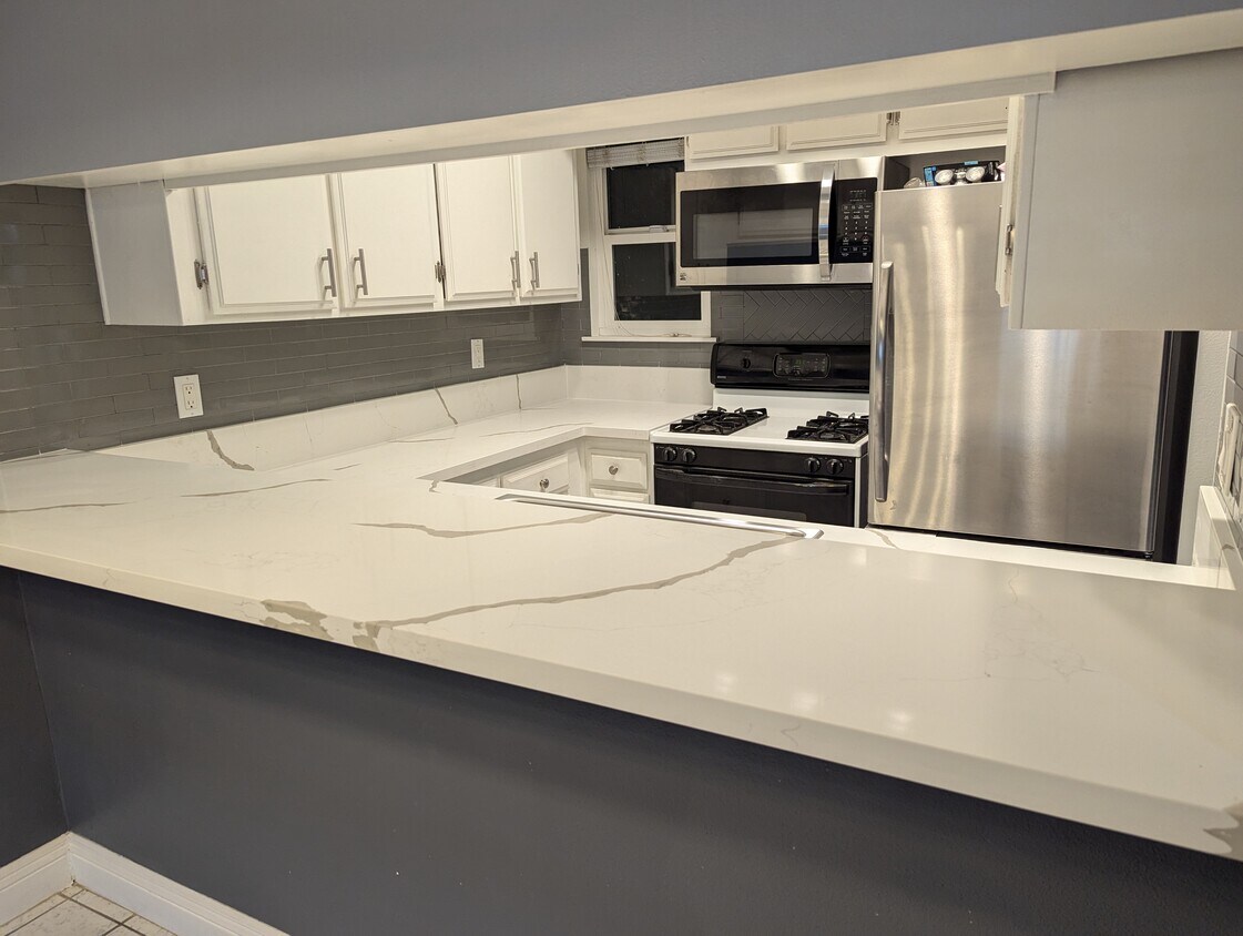 Foto principal - 5081 College View Ave