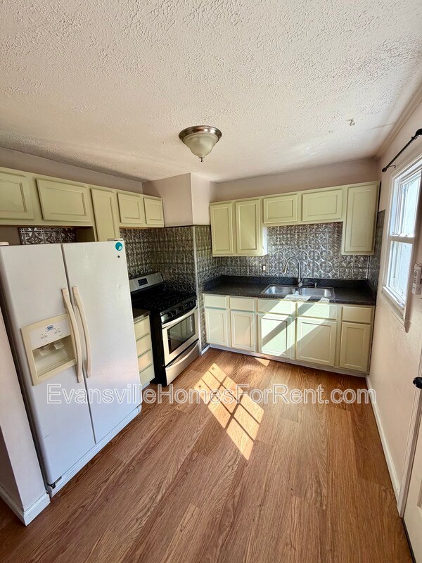Building Photo - 1604 Marbo Ave