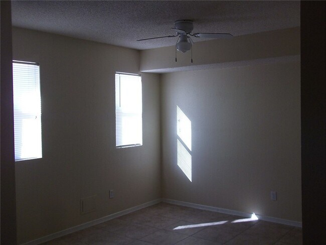 Foto del edificio - 11019 Splendor Ct