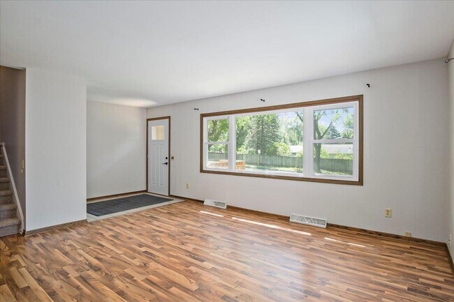Foto del edificio - 5318-5320 Milwaukee St