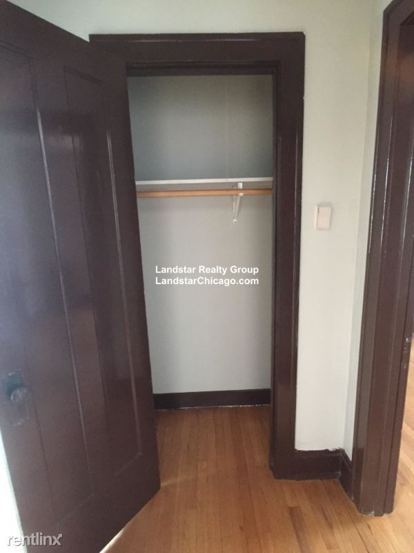 Foto del edificio - 1 br, 1 bath Apartment - 4205 W Fullerton Ave